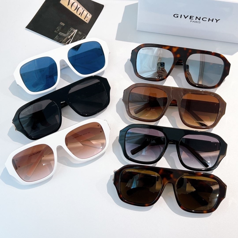 GIVENCHY