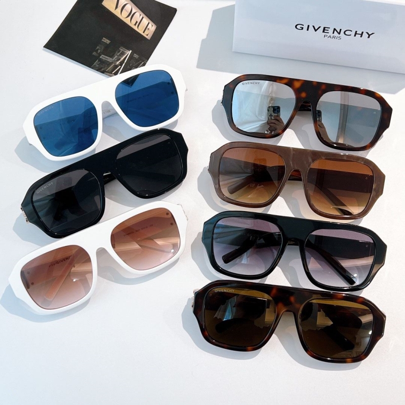 GIVENCHY