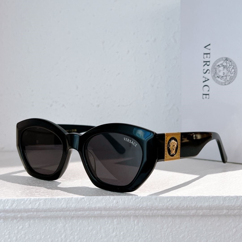 VERSACE