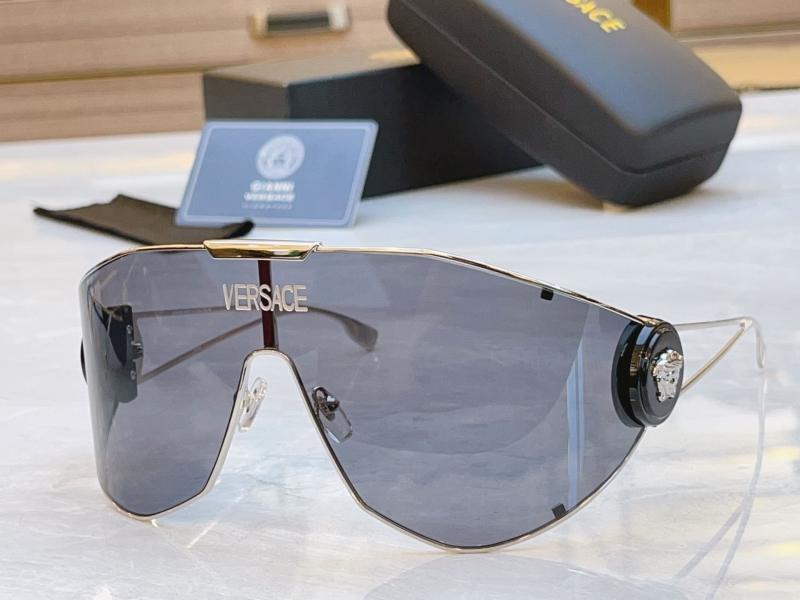 VERSACE