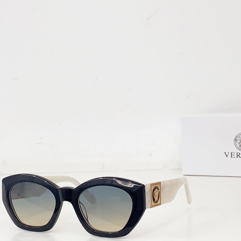 VERSACE